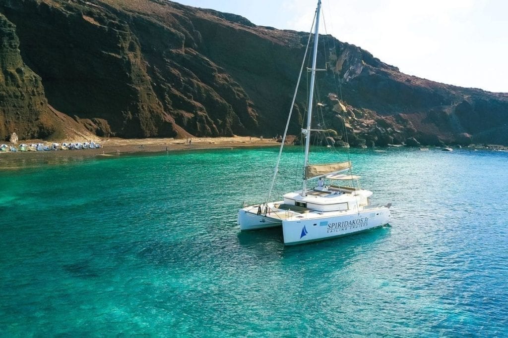 Read more about the article Caldera Cruises in Santorini