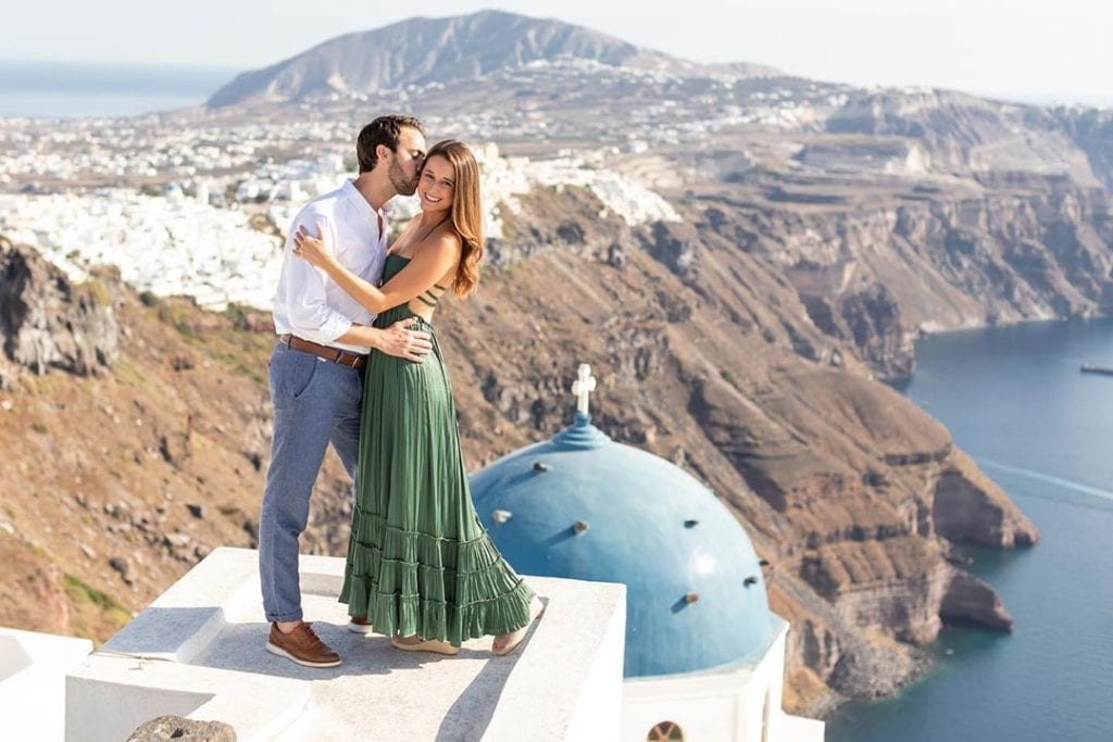 Read more about the article Santorini Honeymoon: Forget Oia and head to Pyrgos instead