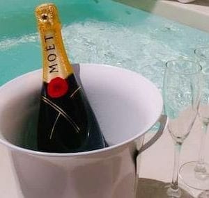 Champagne on arrival - Honeymoon Package