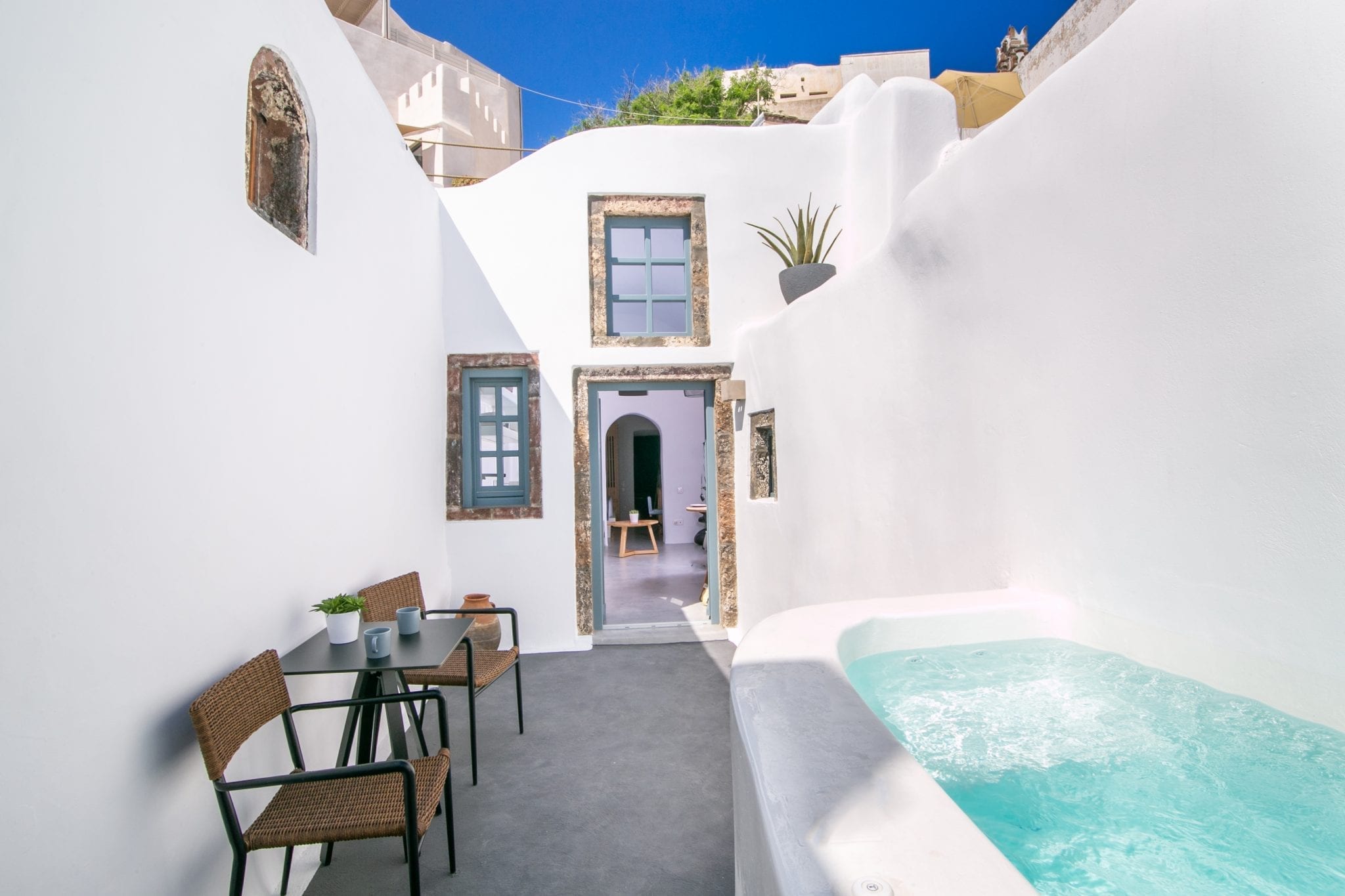 Read more about the article Demeter Cave House: Santorini’s Award-Winning Gem with Perfect Guest Reviews