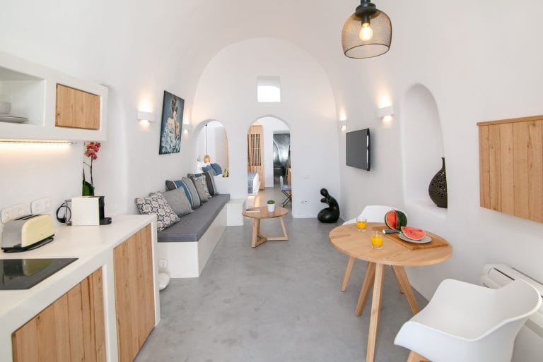 Demeter Cave House Lounge