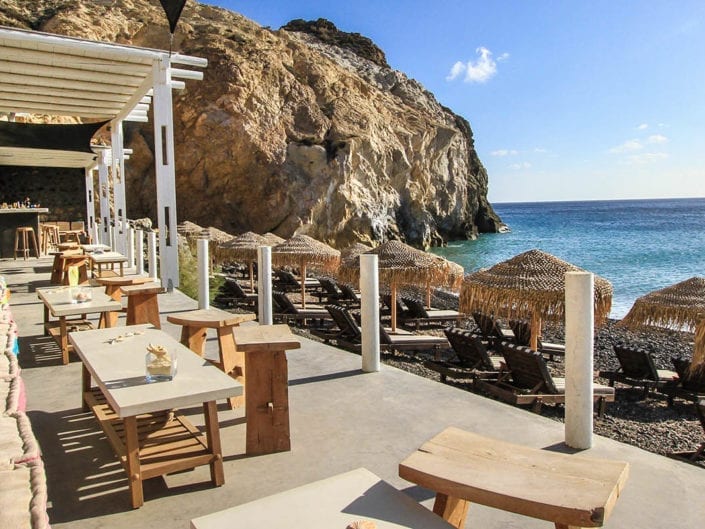 Akro Beach Bar Restaurant in Mesa Pigadia, Santorini